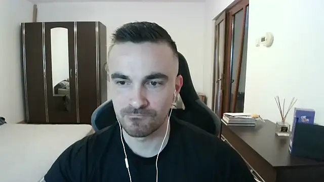 Snapshot of mu5clemania2 chatting on April 2026 04:22:01 PM mu5clemania2 online show from April 2026 04:22:01 PM