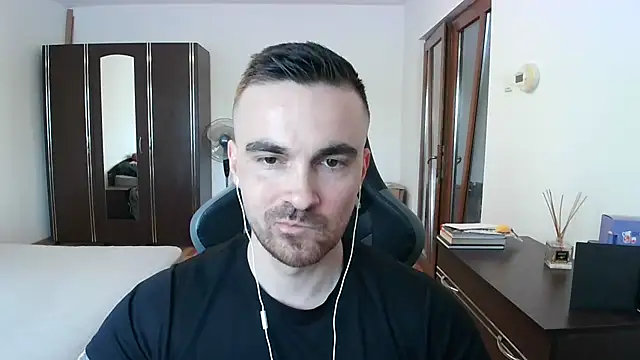Snapshot of mu5clemania2 chatting on April 2026 03:51:02 PM mu5clemania2 online show from April 2026 03:51:02 PM