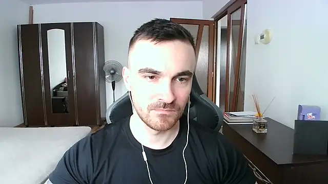Snapshot of mu5clemania2 chatting on May 2026 12:44:02 PM mu5clemania2 online show from May 2026 12:44:02 PM