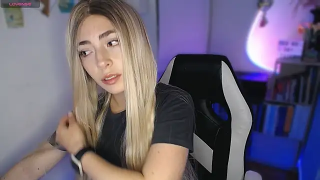 channel blonde a online show from October 2025 04:56:02 AM