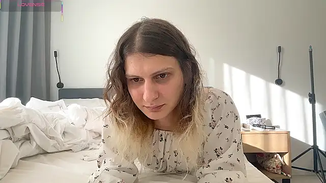 Snapshot of Alice_Pinkhead chatting on October 2025 09:41:02 AM Alice Pinkhead online show from October 2025 09:41:02 AM