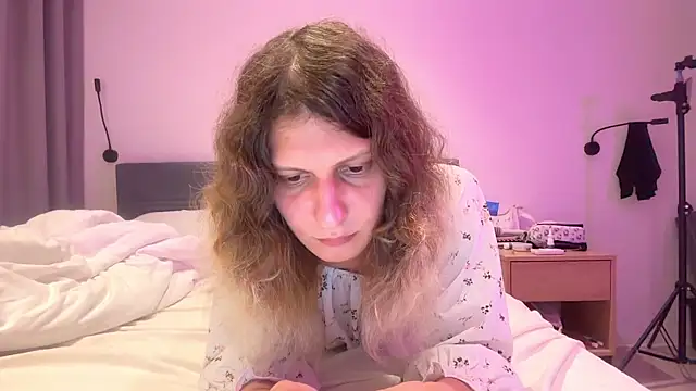 Snapshot of Alice_Pinkhead chatting on October 2025 11:58:02 AM Alice Pinkhead online show from October 2025 11:58:02 AM