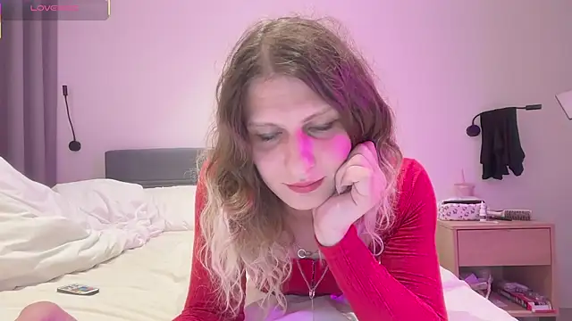 Snapshot of Alice_Pinkhead chatting on November 2025 09:47:02 AM Alice Pinkhead online show from November 2025 09:47:02 AM