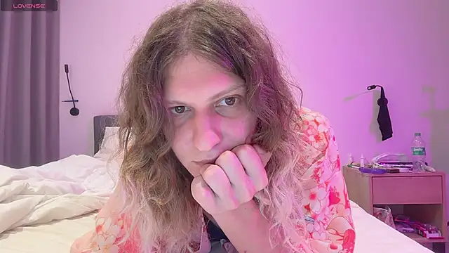 Snapshot of Alice_Pinkhead chatting on December 2025 05:16:01 AM Alice Pinkhead online show from December 2025 05:16:01 AM