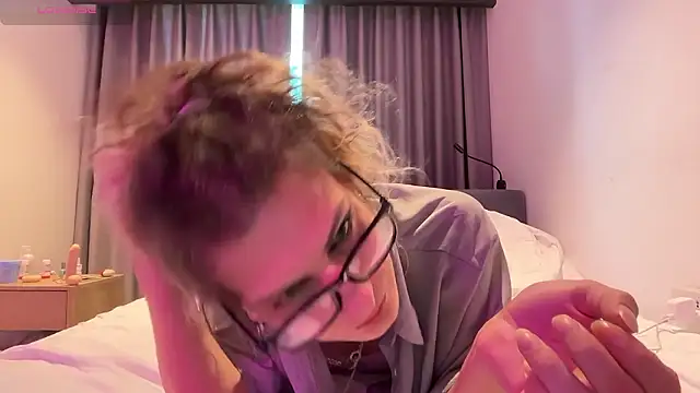 Alice Pinkhead online show from March 2026 07:13:01 AM