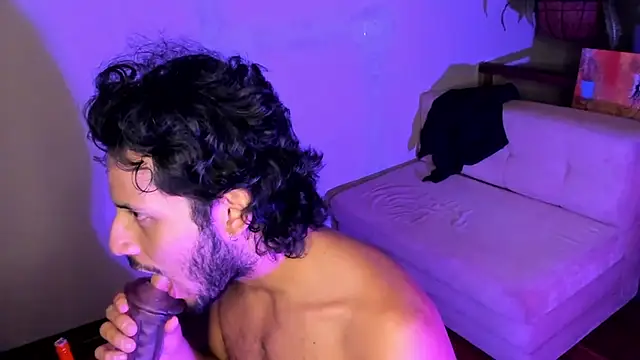 Nicholasrodrii online show from January 2025 02:09:01 AM