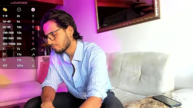 Nicholasrodrii online show from January 2025 10:08:02 PM