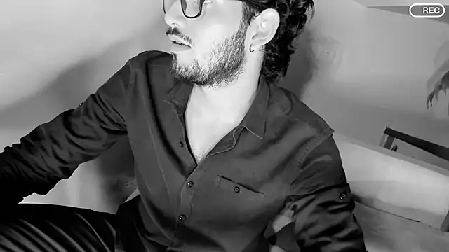 Nicholasrodrii online show from March 2025 01:14:01 AM