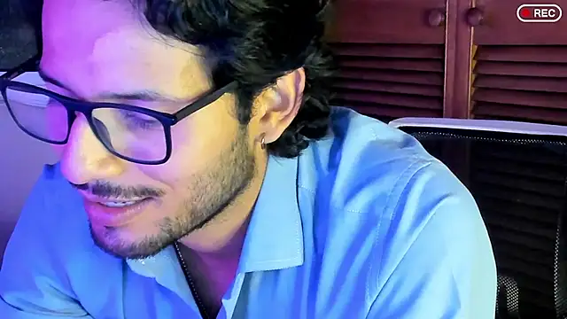 Nicholasrodrii online show from September 2025 12:34:01 AM