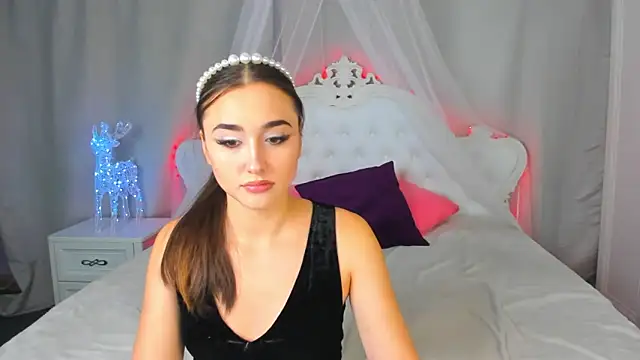 EvaLil online show from December 2024 11:48:01 AM