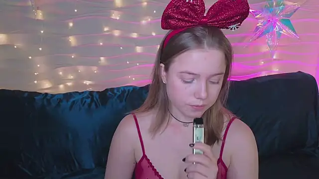 Snapshot of mary_ton chatting on December 2025 05:16:01 AM mary ton online show from December 2025 05:16:01 AM