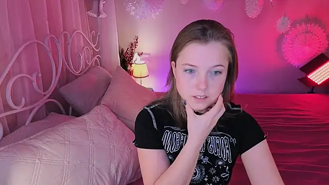 Snapshot of mary_ton chatting on January 2026 06:05:01 AM mary ton online show from January 2026 06:05:01 AM