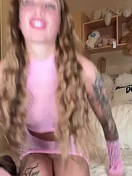 Snapshot of cydneyxox chatting on April 2026 11:37:01 AM cydneyxox online show from April 2026 11:37:01 AM