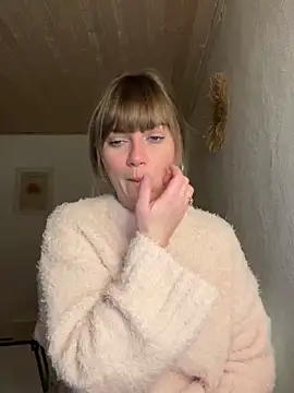 Snapshot of Milla__one chatting on December 2024 05:55:02 PM Milla  one online show from December 2024 05:55:02 PM