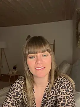 Snapshot of Milla__one chatting on February 2025 06:59:01 PM Milla  one online show from February 2025 06:59:01 PM