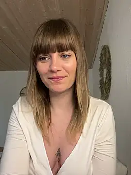 Snapshot of Milla__one chatting on February 2025 11:32:02 AM Milla  one online show from February 2025 11:32:02 AM