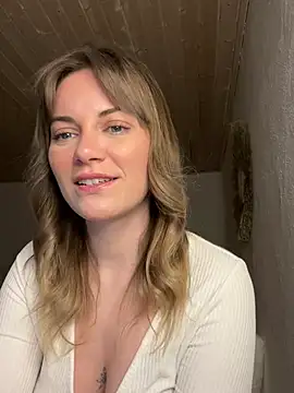 Snapshot of Milla__one chatting on February 2025 06:35:02 PM Milla  one online show from February 2025 06:35:02 PM