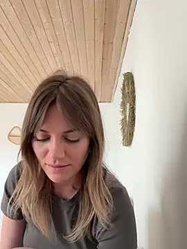 Snapshot of Milla__one chatting on March 2025 11:18:02 AM Milla  one online show from March 2025 11:18:02 AM