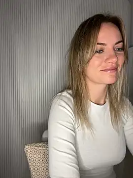 Snapshot of Milla__one chatting on October 2025 04:45:01 AM Milla  one online show from October 2025 04:45:01 AM