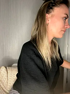 Snapshot of Milla__one chatting on October 2025 06:08:01 PM Milla  one online show from October 2025 06:08:01 PM