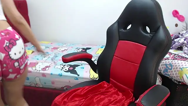 kayla k18 online show from March 2026 01:32:01 AM