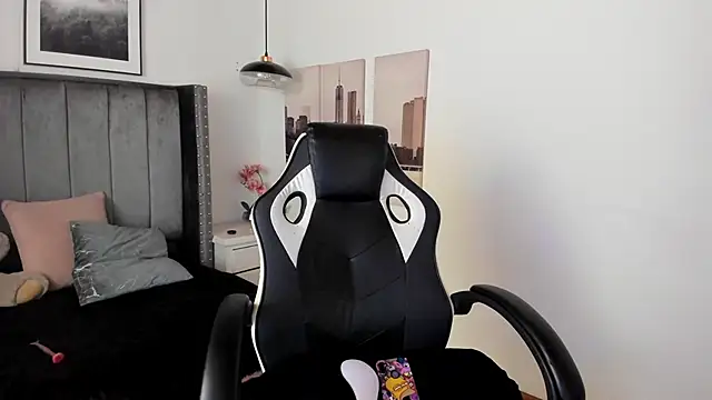 Alaia Cute online show from February 2025 02:33:01 AM