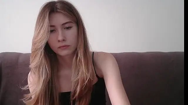 ErikaShyy online show from February 2025 10:34:01 AM