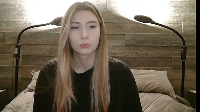 ErikaShyy online show from November 2025 11:10:02 AM