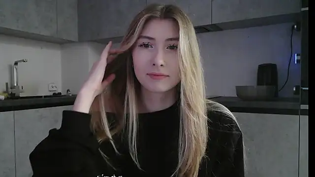 ErikaShyy online show from December 2025 10:46:02 AM