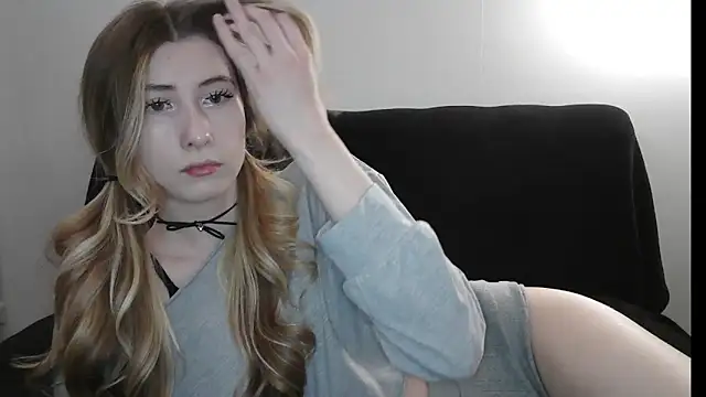 ErikaShyy online show from April 2026 11:57:02 AM