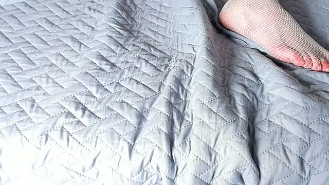 LiaFlowers online show from February 2025 06:04:01 AM