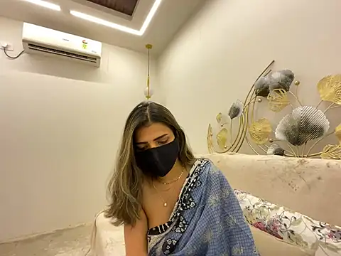 Snapshot of MaYaa__11 chatting on March 2026 06:52:01 AM MaYaa 11 online show from March 2026 06:52:01 AM