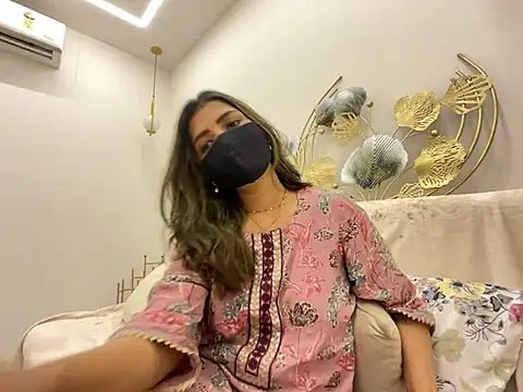 Snapshot of MaYaa__11 chatting on March 2026 07:15:01 AM MaYaa 11 online show from March 2026 07:15:01 AM