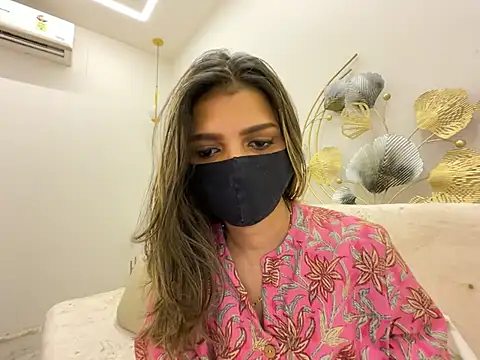 Snapshot of MaYaa__11 chatting on March 2026 07:25:02 AM MaYaa 11 online show from March 2026 07:25:02 AM