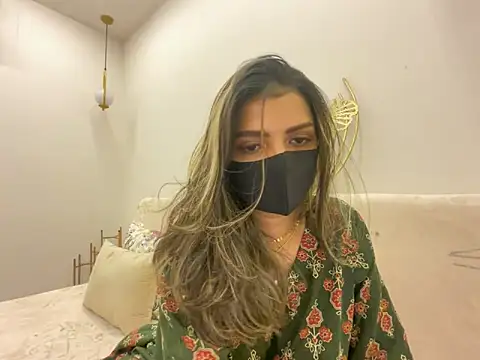 Snapshot of MaYaa__11 chatting on April 2026 07:09:01 AM MaYaa 11 online show from April 2026 07:09:01 AM