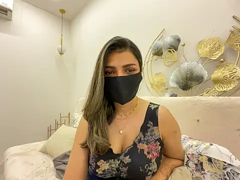 Snapshot of MaYaa__11 chatting on April 2026 07:02:01 AM MaYaa 11 online show from April 2026 07:02:01 AM