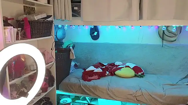 cunty tranny lydia online show from December 2025 06:19:01 AM