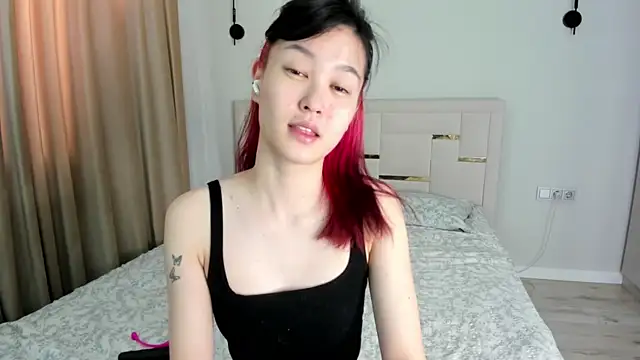 Lola Peach online show from June 2026 04:14:02 AM