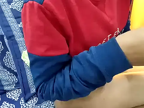 Snapshot of GoldnessAishu chatting on December 2024 08:07:01 PM GoldnessAishu online show from December 2024 08:07:01 PM