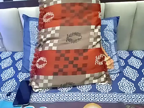 Snapshot of GoldnessAishu chatting on January 2025 07:00:02 PM GoldnessAishu online show from January 2025 07:00:02 PM