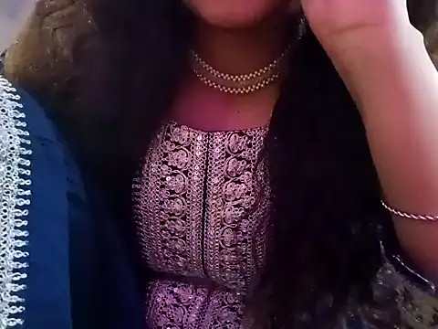 Snapshot of GoldnessAishu chatting on January 2025 09:58:01 PM GoldnessAishu online show from January 2025 09:58:01 PM