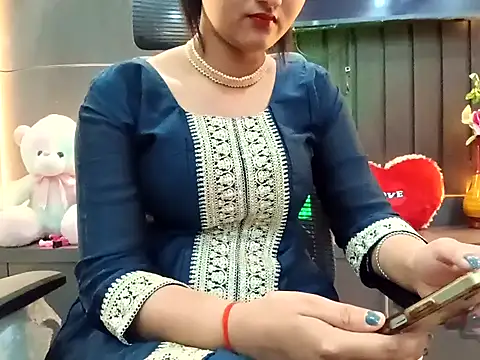 Snapshot of GoldnessAishu chatting on March 2025 05:28:01 PM GoldnessAishu online show from March 2025 05:28:01 PM