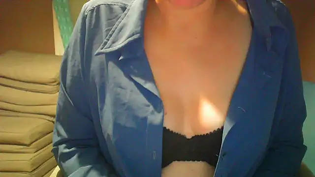 Snapshot of Raptor82 chatting on October 2025 07:55:01 PM Raptor82 online show from October 2025 07:55:01 PM