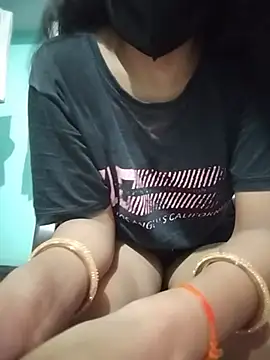 Snapshot of Hotty-Divya chatting on July 2026 02:48:02 AM Hotty-Divya online show from July 2026 02:48:02 AM