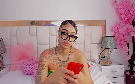 Mia Jansen online show from January 2025 12:17:01 AM