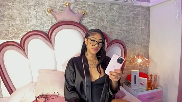 Snapshot of Mia_Jansen chatting on March 2026 01:37:02 PM Mia Jansen online show from March 2026 01:37:02 PM