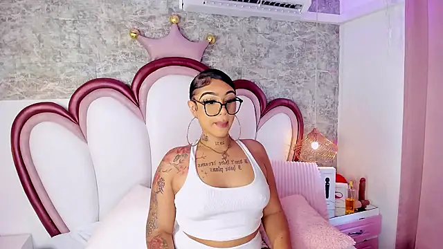 Snapshot of Mia_Jansen chatting on April 2026 03:12:01 PM Mia Jansen online show from April 2026 03:12:01 PM