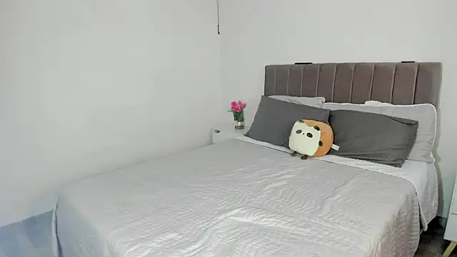 Ori valentina online show from September 2025 07:47:01 PM