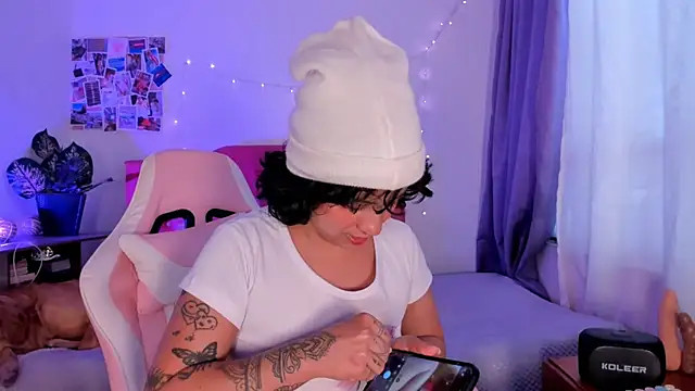 Snapshot of adriannyp_1 chatting on March 2025 08:37:02 PM adriannyp 1 online show from March 2025 08:37:02 PM