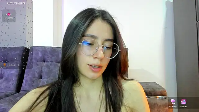 emmadiaz1 online show from December 2024 03:49:01 AM